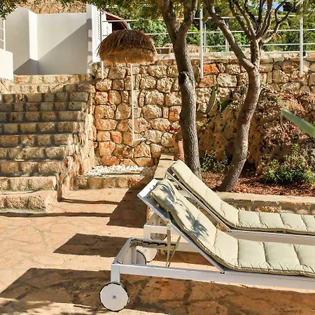 Kale Suites, Heated Pool In Winter, Adults Only Otel